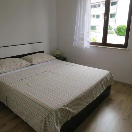Apartment Josipa Malinska